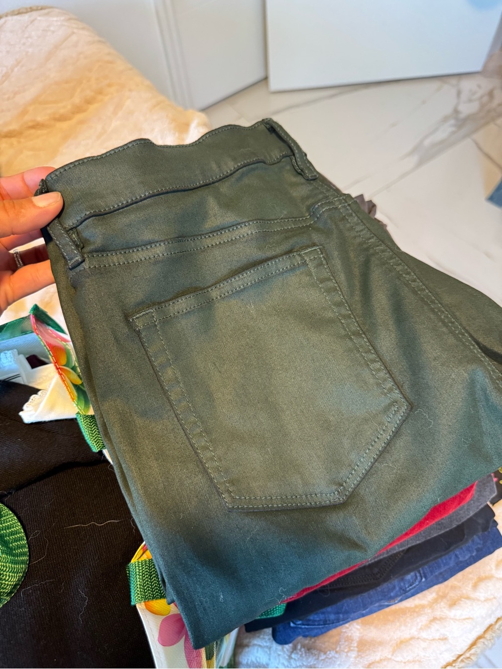 Loft Women’s Olive Green pants